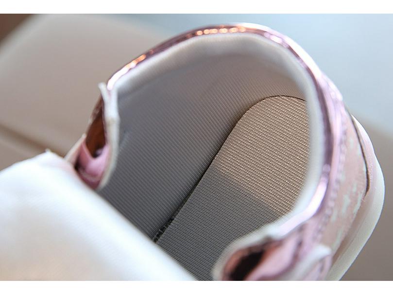 Korean-Style Breathable Velcro Luminous Skate Shoes for Kids (Spring/Autumn 2020)