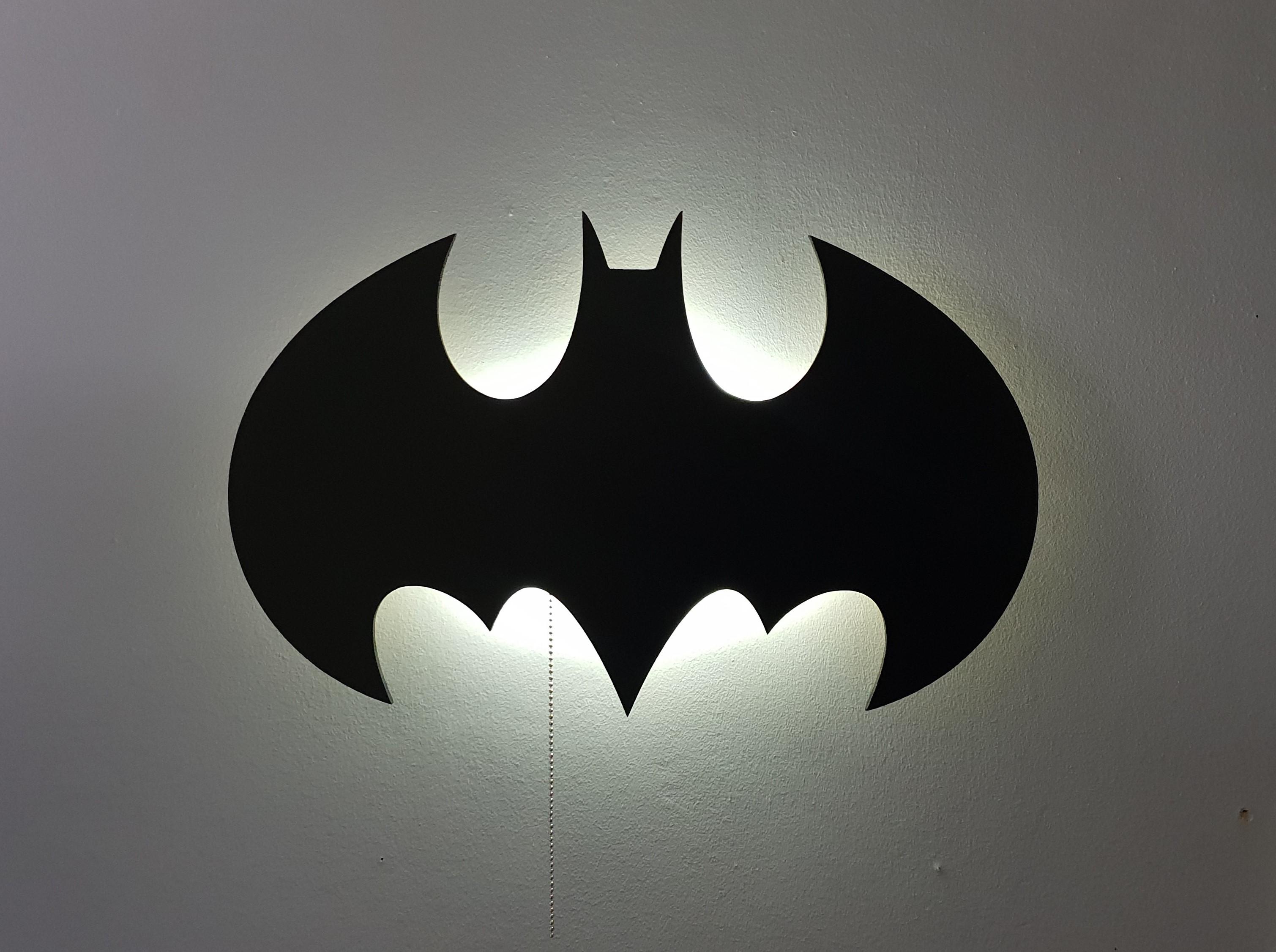 Bateriju darbināms LED naktslampa Batman
