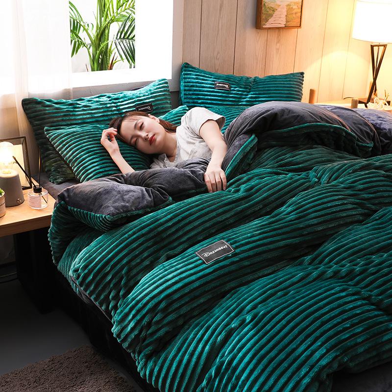 Four-Piece Winter Rabbit Velvet Bedding Set: Flannel Duvet & Warm Thickened Quilt Covers