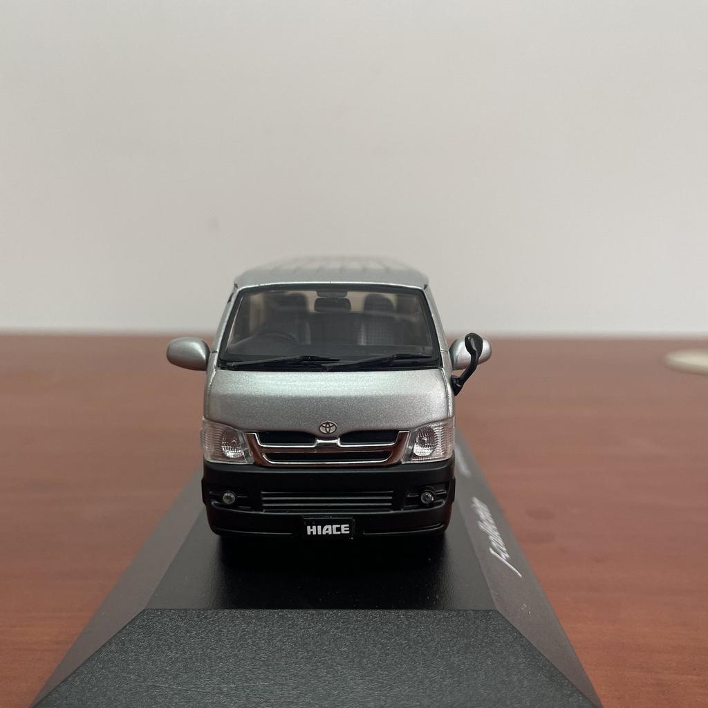 lqbn4 KYOSHO 1:43 Scale Diecast Alloy TOYOTA HIACE H200 MPV Toys Cars Model Classics Nostalgia Adult Gifts Souvenir Static Display