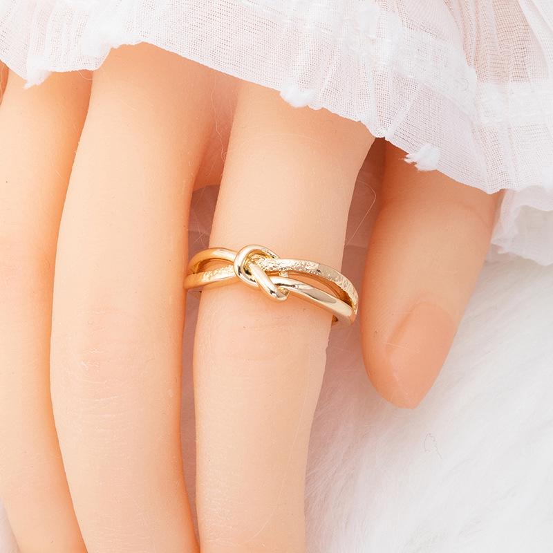 

Versatile Geometric Metal Texture Ring – Simple and Stylish Finger Jewelry Size 7