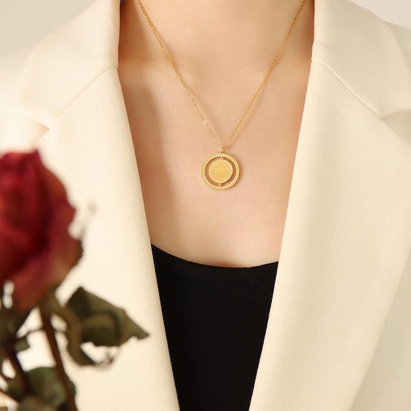 Retro Double-Sided Lucky Pig Necklace with Flower Pattern, Gold-Plated Titanium Steel Clavicle Chain