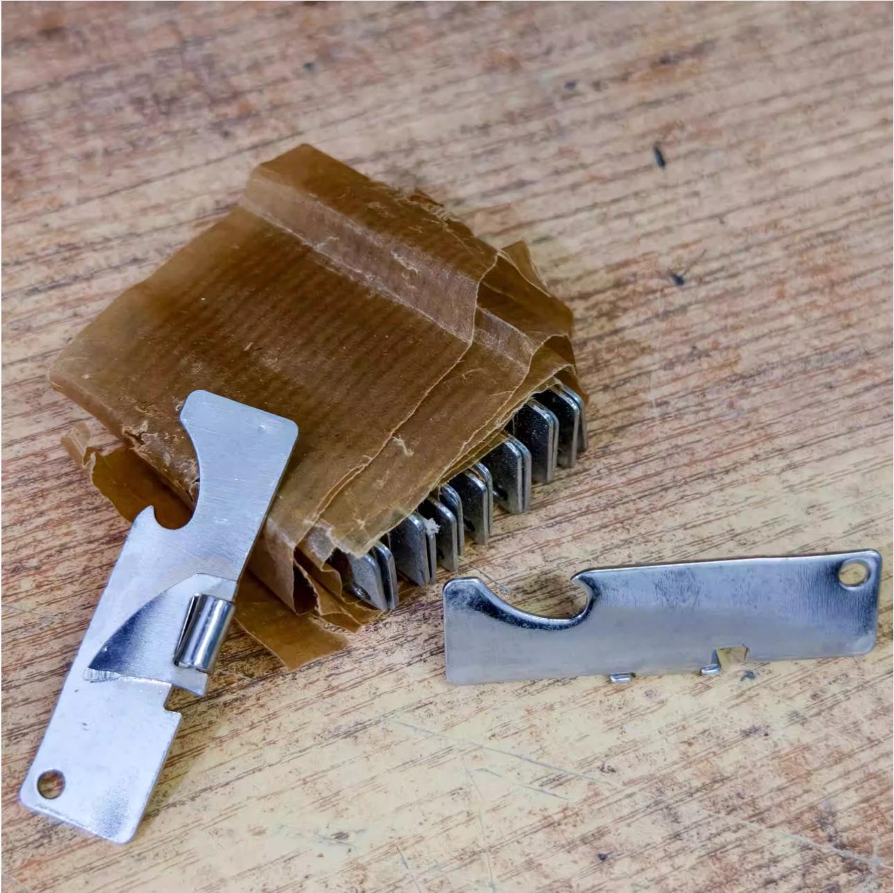 Многофункциональный портативный открыватель для консервов и бутылок, артефакт Iron