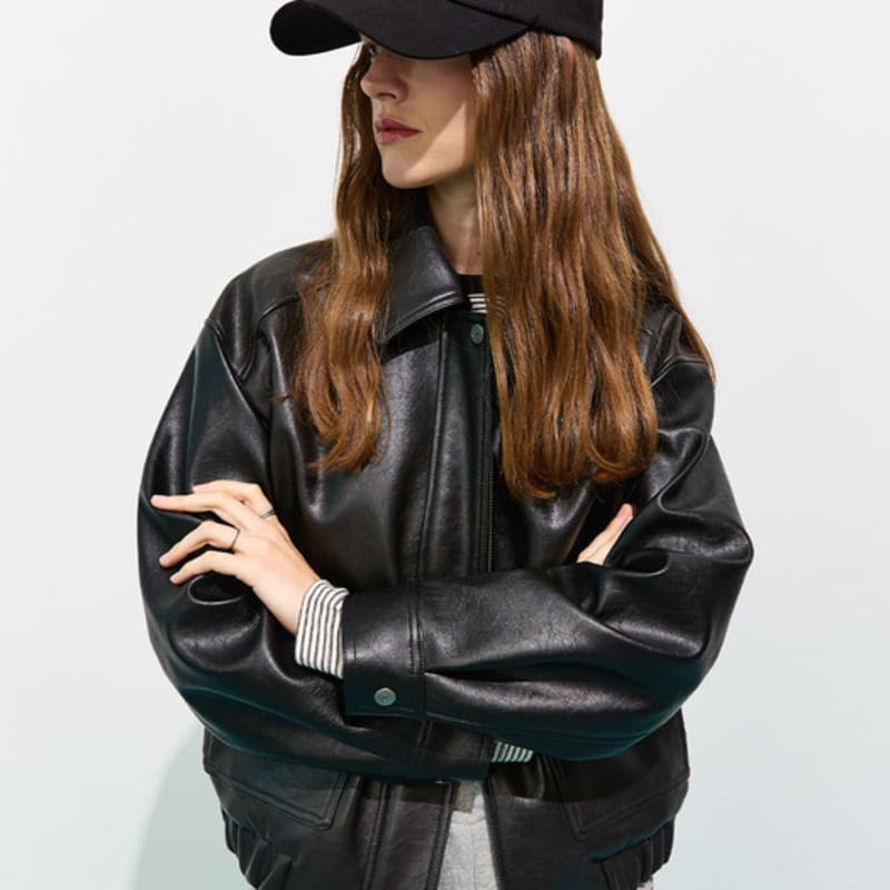 

OIOI COLLECTION Lettering Logo Ball Cap [BLACK] FREE