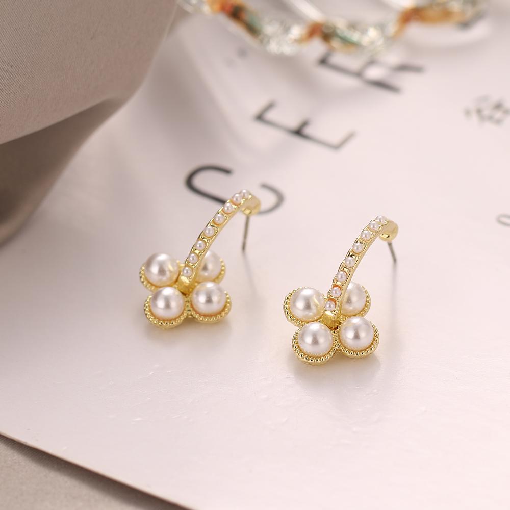 Simple Creative Exaggerated Pineapple Love Heart-shaped Geometric Chain Earrings Women Personality Geometric Girl Earrings