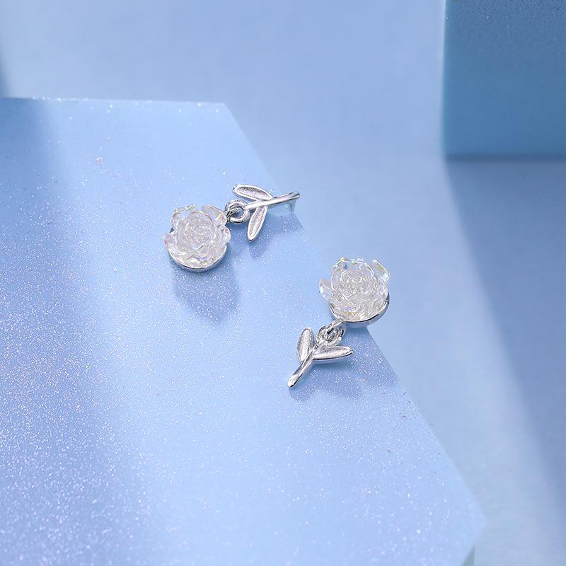 S925 Sterlingsilber Rosen-Ohrringe: Modisch, Vielseitig, Schlicht, Frisch, Exquisit, High-End Design im Waldstil für Frauen