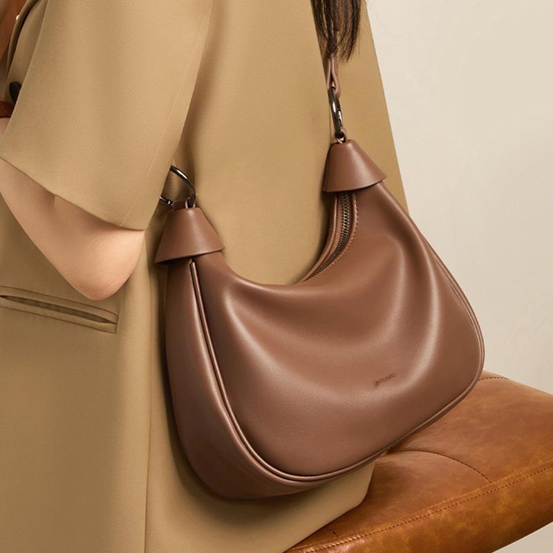 Niche retro underarm bag women's new fashionable large-capacity one-shoulder commuter versatile crossbody bag