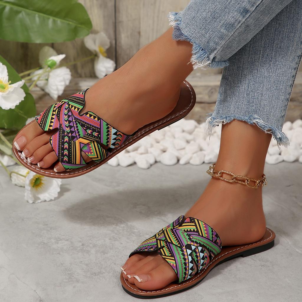 Fashion Women Slippers 2025 New Fashion Trend Anti Slip Slippers Wear-resistant Shoes Women Soft Sole Flat Sandals Home Slides Women