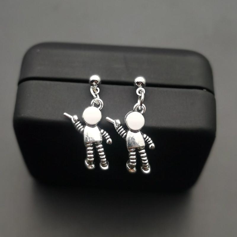 Creative Cute Design Universe Contracted Earrings for Women Girls Space Astronauts Stud Earrings Fashion Star Women's Gift