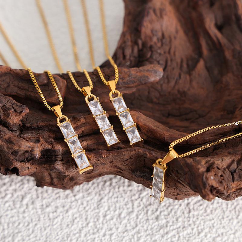 

Elegant Titanium Steel Gem Pendant Necklace for Women - Light Luxury Choker Jewelry