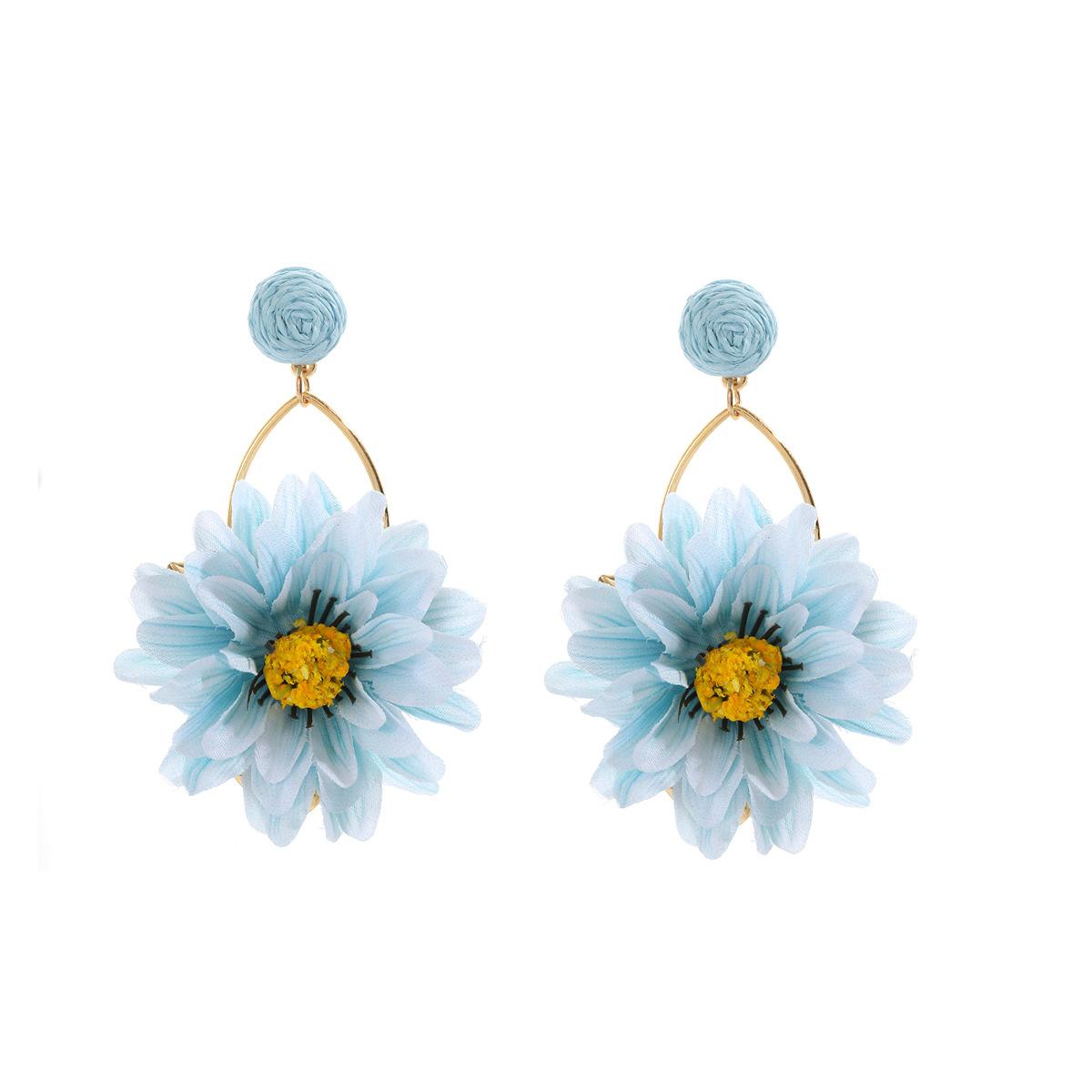 Fashionable three-dimensional floral pendant earrings, niche and exaggerated earrings, spring and summer dopamine sweet