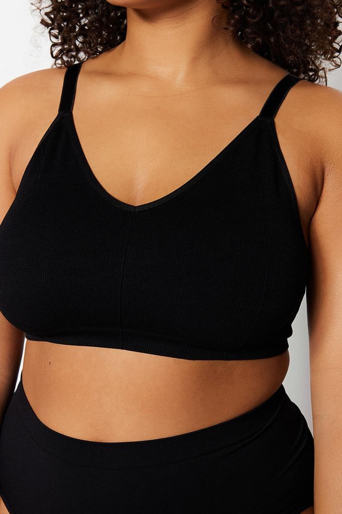 Women's Style Plus Size Black Cupless Strappy Seamless Bralette Bra