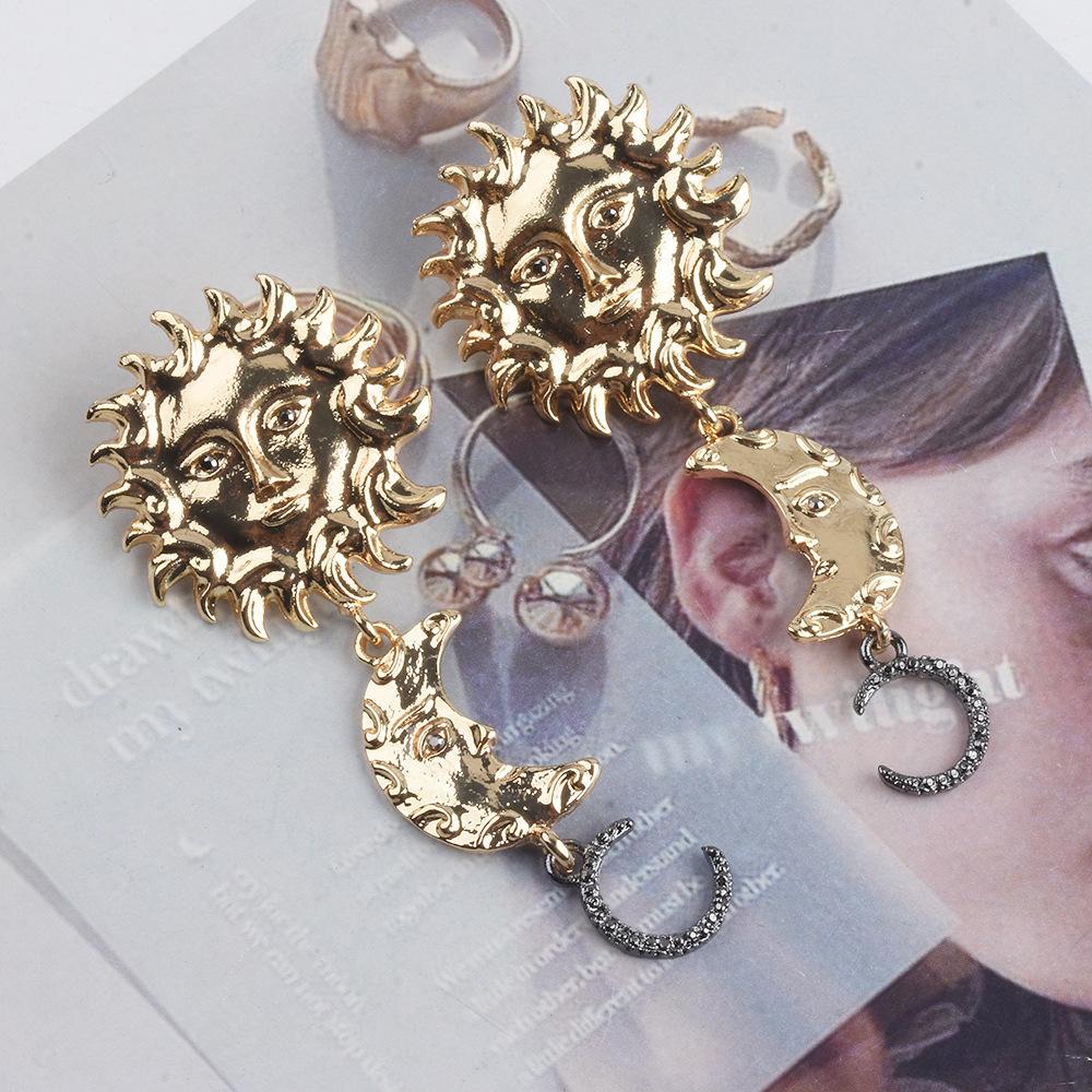 Multi-layer Necklace Fashionable Retro Light Luxury Multi-accessory Jewelry Sun Moon Earrings Necklace