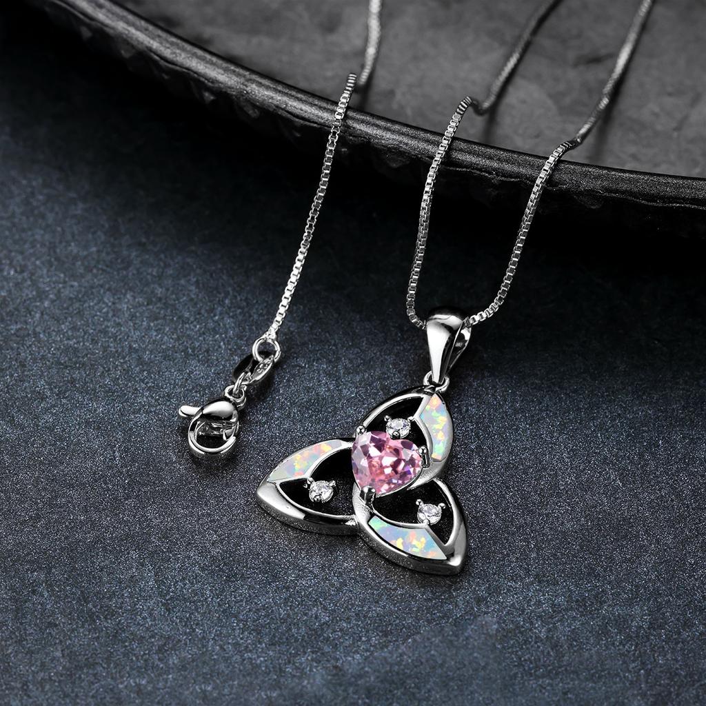 New Rose Gold Pink Three Leaf Flower Pendant Necklace Elegant and High End Jewelry