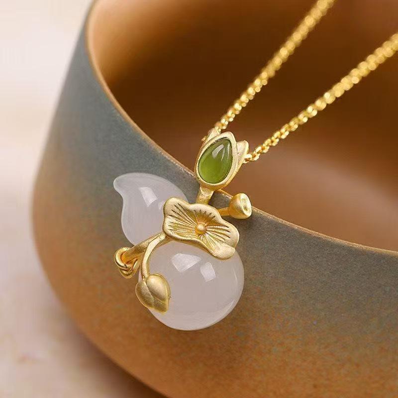Elegant White Jade Gourd Lotus Pendant Necklace: Versatile Chinese-Style Women's Collarbone Chain
