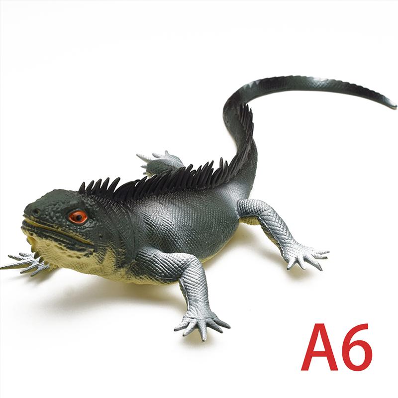 soft rubber lizard toy