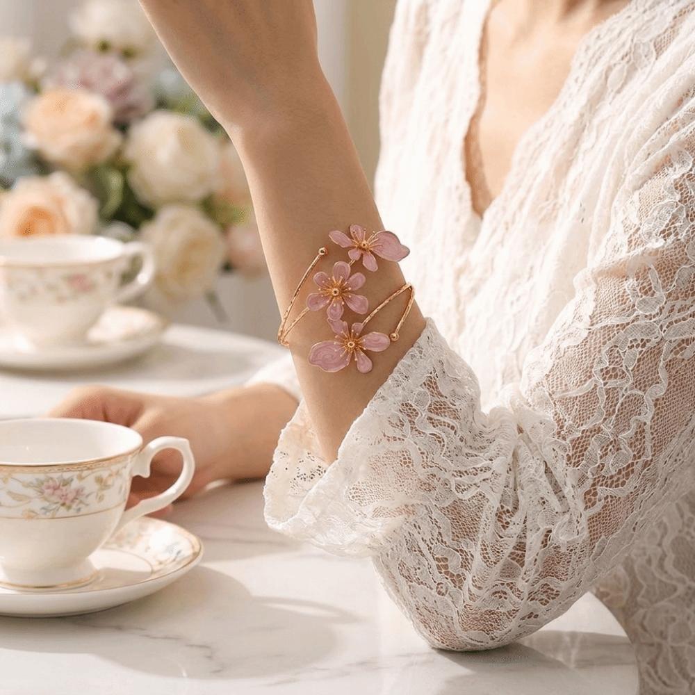 Retro Blumenarmband Verstellbares Florales Armband Modeaccessoires Offener Armreif Party