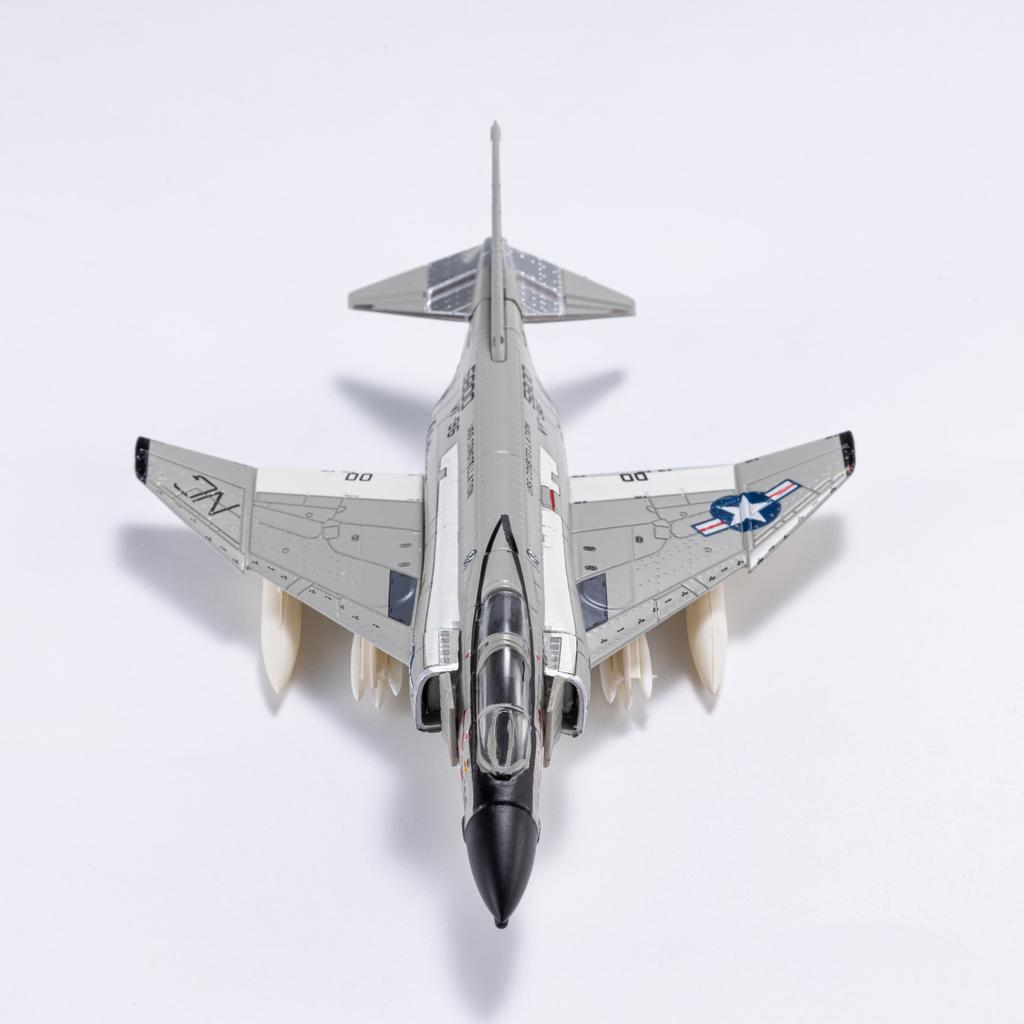 F4 1/144 Scale Metal Model Airplane (including Base) Scale Model Home Placement, Collection and Decoration Creative Gift
