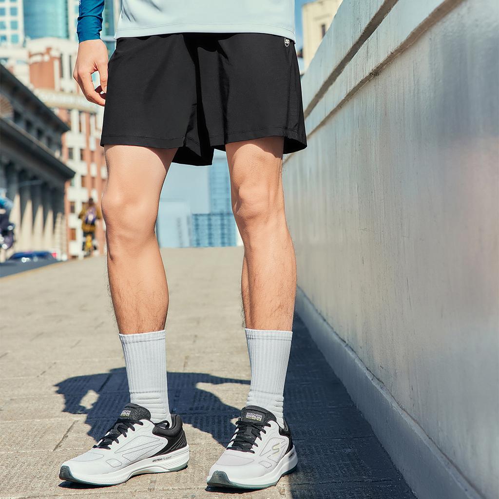 Skechers Solid Color Mid-Rise Running Comfortable Quick-Dry Cool Casual Shorts Men Shorts Carbon-Black P224M053-0018