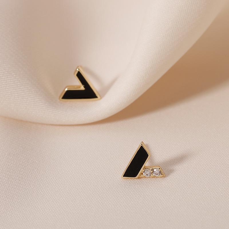 V-Shaped Stud Earrings for Women - Trendy, Elegant, Versatile Design