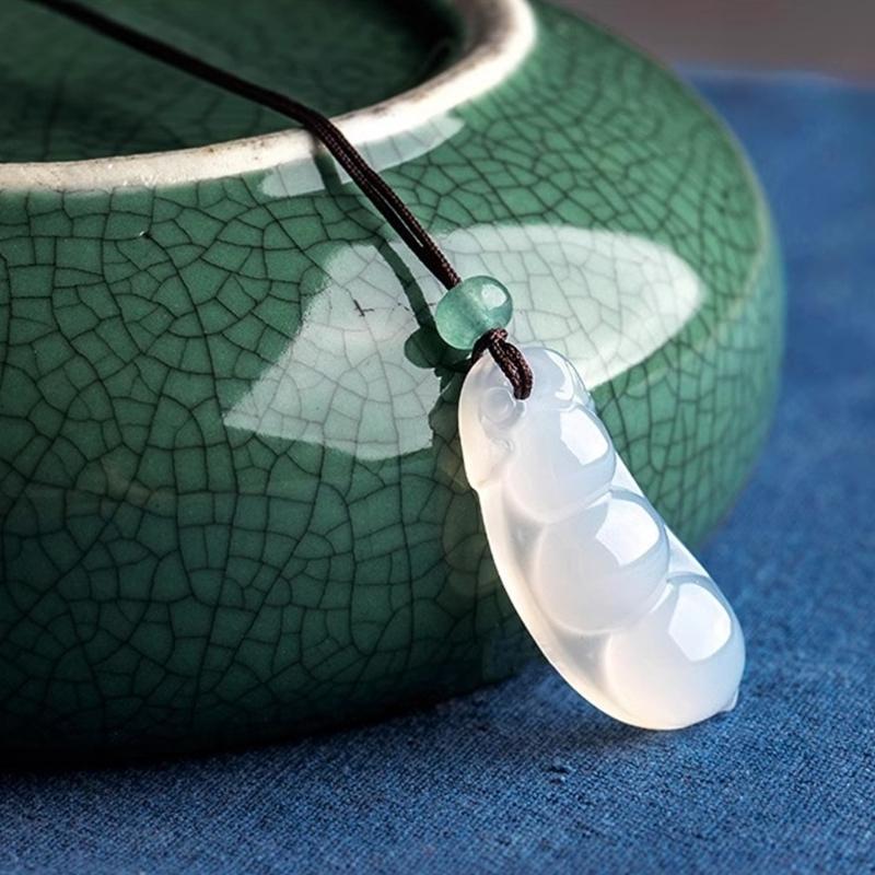 Unique Natural Jade Stone Necklace with Traditional Ethnic Designs Perfect for Cultural Event and Daily Wear