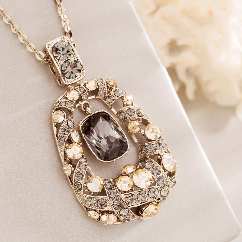 Crystal Sweater Chain Long Flash Diamond Necklace Autumn and Winter Clothes Pendant Retro Atmospheric Accessories