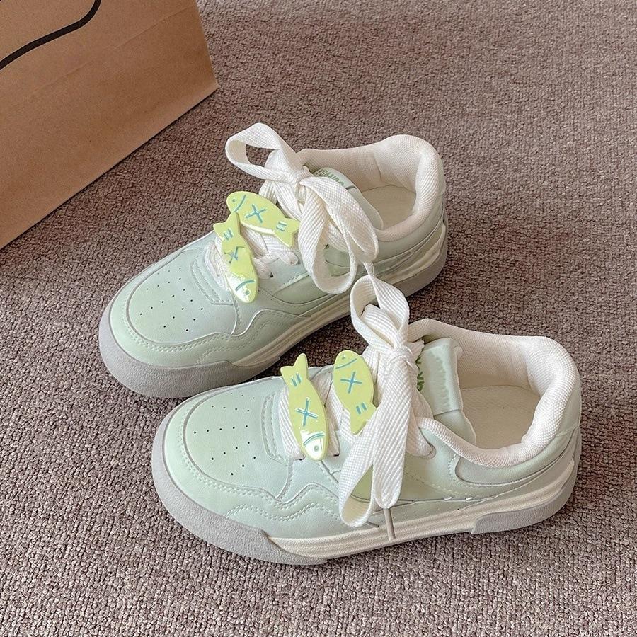 Niche design velvet cartoon board shoes women's new winter versatile platform white shoes warm casual shoes