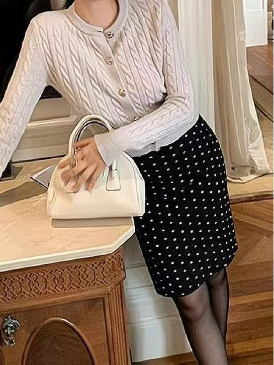 Women's Retro Polka Dot High-Waisted Slim Fit Mid-Length Skirt in Black