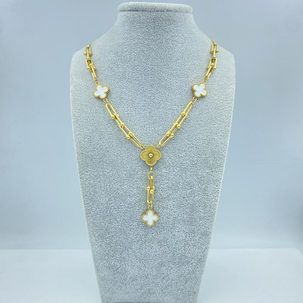 Fashion 13MM Four Leaf Flower U Shape Necklace Titanium Steel Four Leaf Clover Ladies Necklace