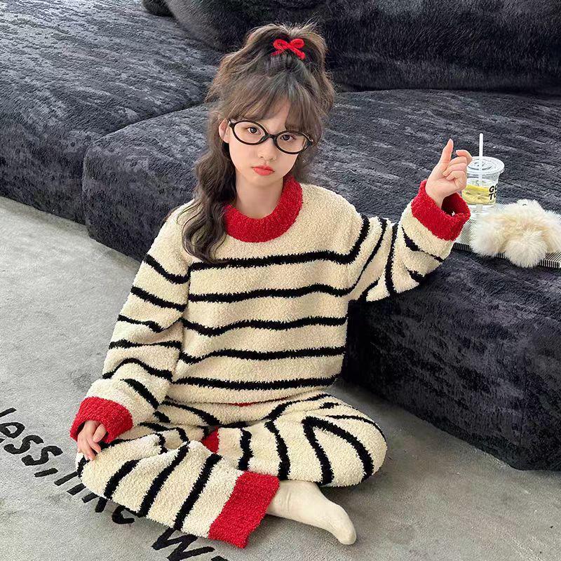 

Girls 2025 Winter Coral Fleece Pajama Set – Cozy Velvet Homewear for Middle and Big Kids 110