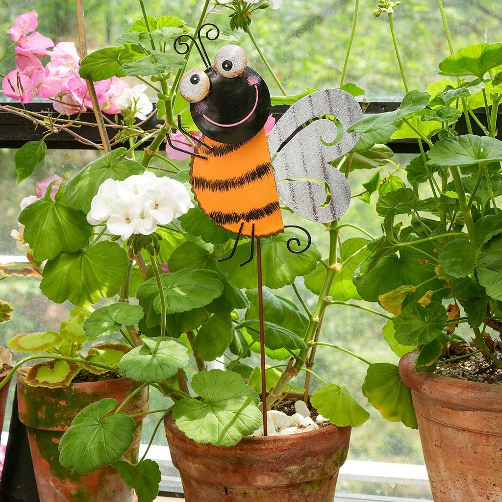 Cartoon-Tier- und Blumenschmuck: Garten- & Hofdekoration