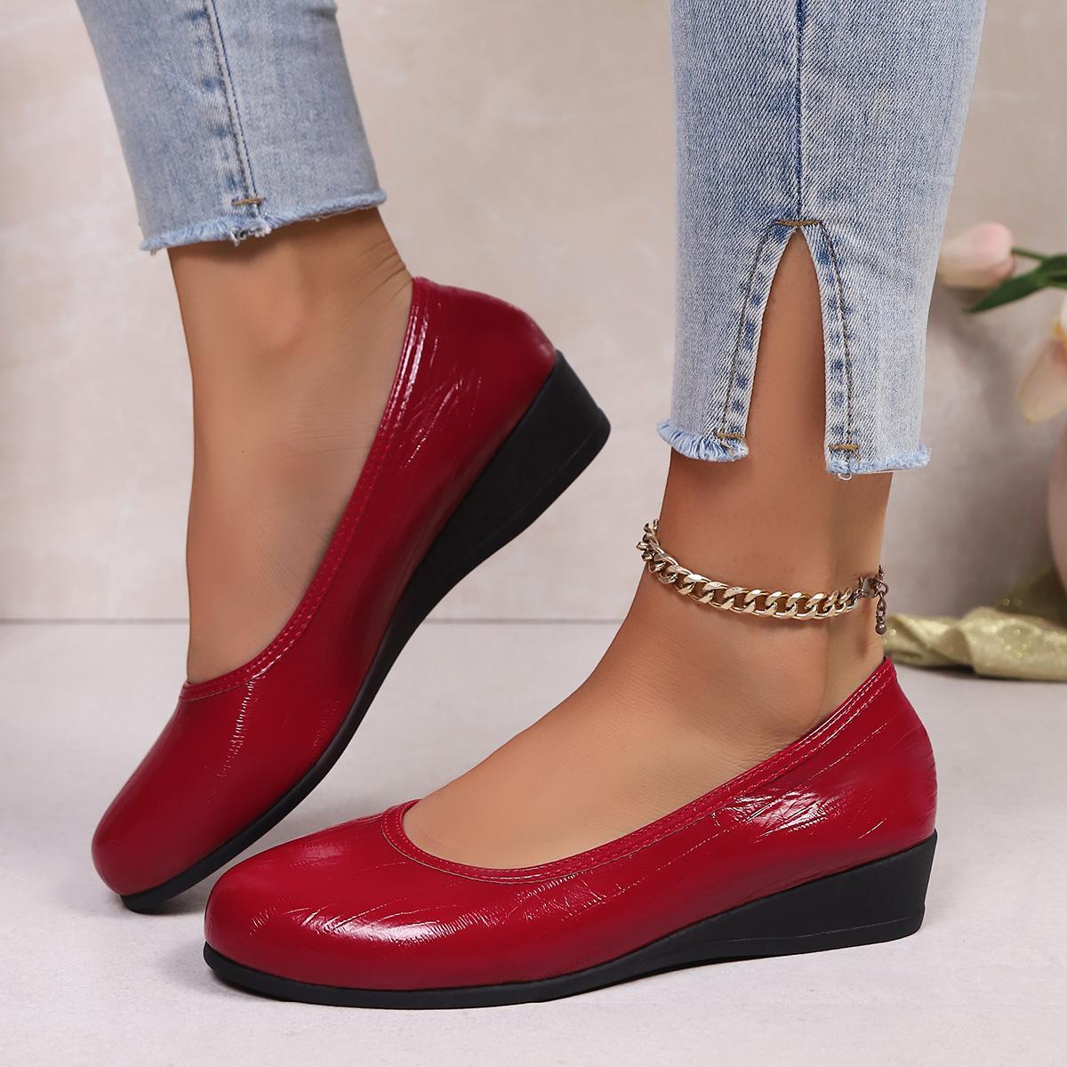 

Мода Женская Мода Легкий Вес Клиновидный Каблук Комфорт Весна Осень Обувь Повседневная Милая Черная Кожа Мягкая Подошва Туфли на Плоской Подошве 36