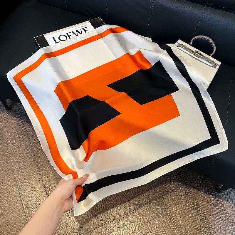 New silk scarf women's fashion versatile high-end small square scarf Korean version neck protection scarf spring and autumn retro scarf binding bag
