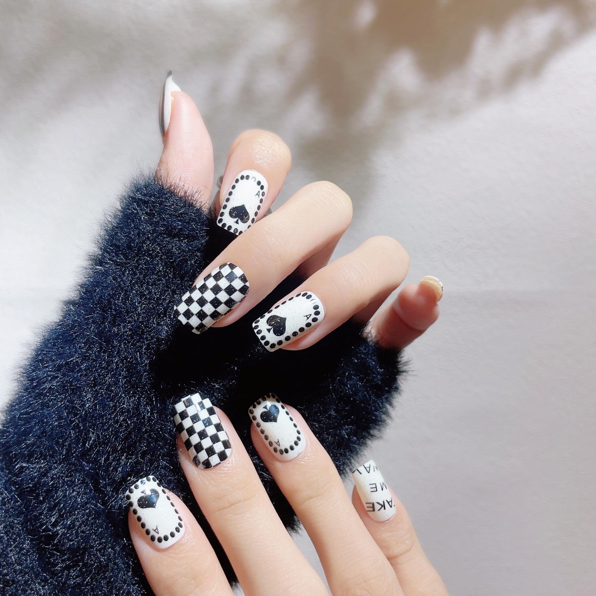 

Trendy Removable Press-On Nails: Checkerboard, Peach Heart, Letters - Sweet & Chic Manicured Pieces