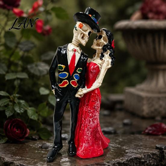 Unique Gothic Gift Skeleton Couple Statue, Romantic Figurine, Resin Home Decor Man And Woman Sculpture for Halloween Table Weather-resistant Courtyard