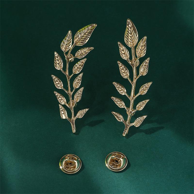 "Men's Korean Bee Brooch Collar Pin for Suits"