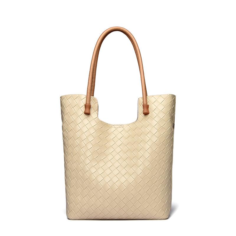 Tote Bag, A High-end Large-capacity Commuter Single-shoulder Bag, Is A Niche and Fashionable Woven Bag