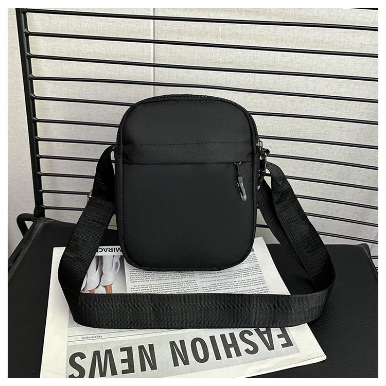 Men's and Women's Trendy Sports Messenger Bag - Casual Mobile Phone Shoulder Bag