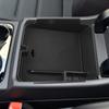Úložný organizér do boxu loketní opěrky auta pro Volkswagen VW Touareg 2011 - 2018 Držák organizér do středové konzole Příslušenství