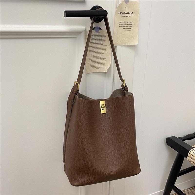

Korean Style Large Capacity Retro Leather Women s Crossbody Bucket Bag 35x15x29cm кофейный