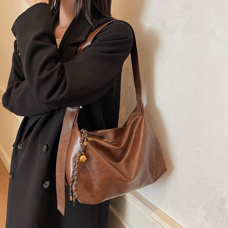 Premium Large Capacity Tote Bag Women's New Messenger Bag Winter Retro Maillard Shoulder Bag