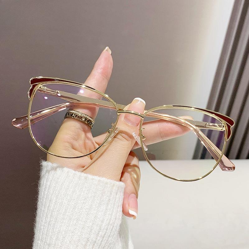 

Trendy Cat Eye Flat Light Glasses Anti Blue Light Optical Eyeglass Personality Versatile Blue Light Blocking Eyewear For Women