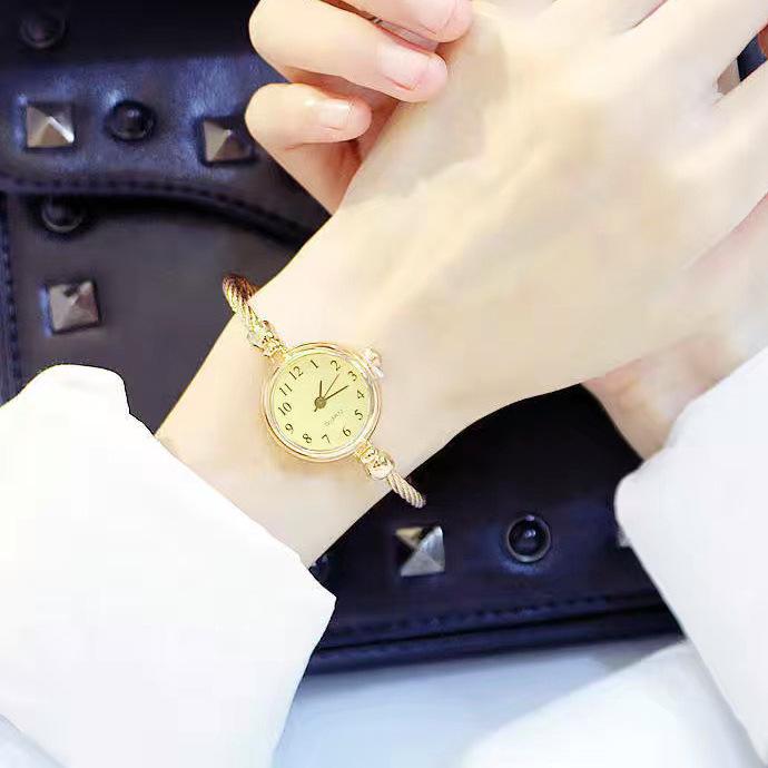 Women's Open Bangle Quartz Watch: Elegant and Simple Design