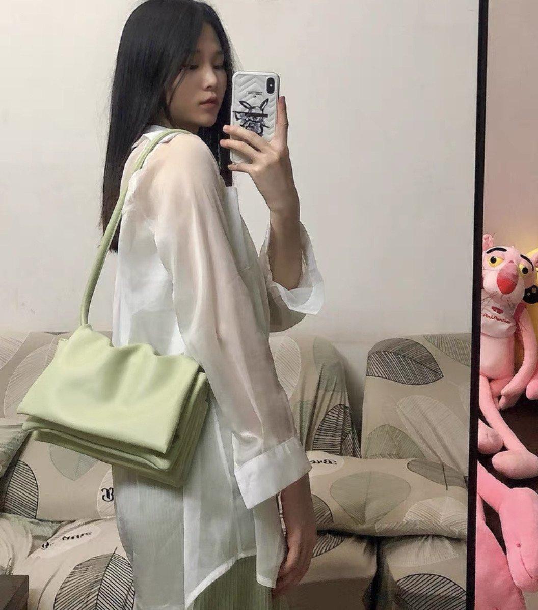 

Macaron Underarm Bag Handbag Niche Design Soft Multi-Layer Organ Bag Versatile Baguette Bag 24*4*17