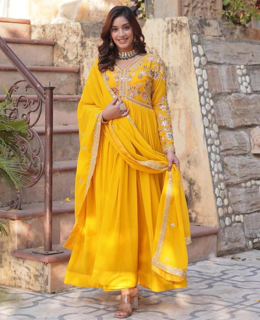 Robe de créateur indienne pakistanaise prête à l'emploi avec ensemble Dupatta Robe de soirée Bollywood