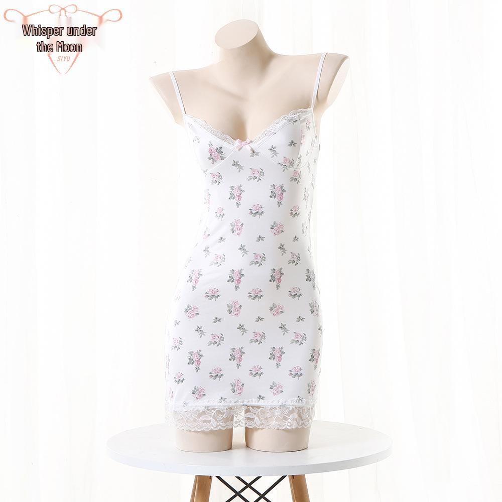 Elegant Floral Lace Lingerie: Low-Cut Sling Nightwear with Sexy Hip-Hugging Design.