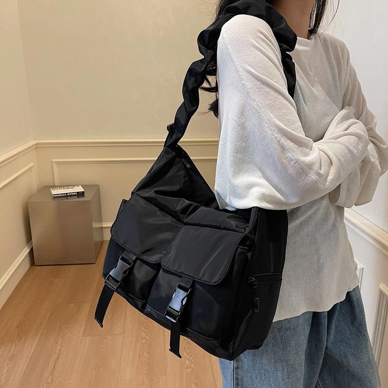 Tooling wind large capacity casual tote bag women's new versatile casual class bag shoulder messenger bag