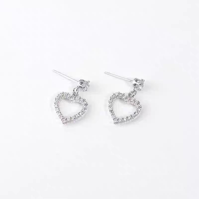 Elegant Heart-Shaped Pearl Ear Clips: Niche Design, Lightweight, Luxury Feel, Non-Pierced Earrings for Women