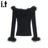 :Top in maglia da donna CHOCOOLATEit a spalle scoperte, vestibilità aderente, con colletto in ecopelliccia