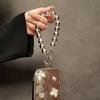 Catena Mano con Perline Argentate e Cinturino da Polso con Clip, Portachiavi per Custodia Telefono, Ciondolo per Borsa, Accessorio Trendy per Donna